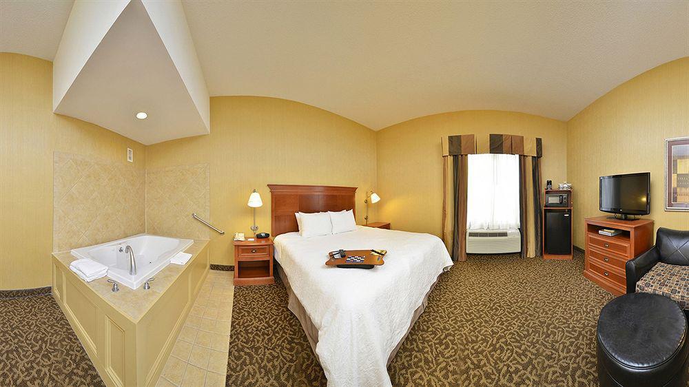 Hampton Hotel Utica