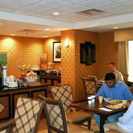Hampton Inn Utica 